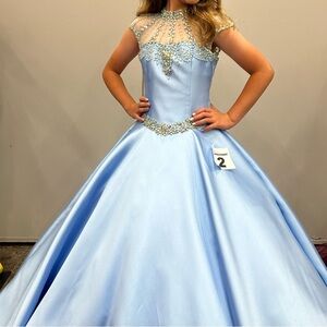 Beautiful Cinderella blue pageant gown size 8